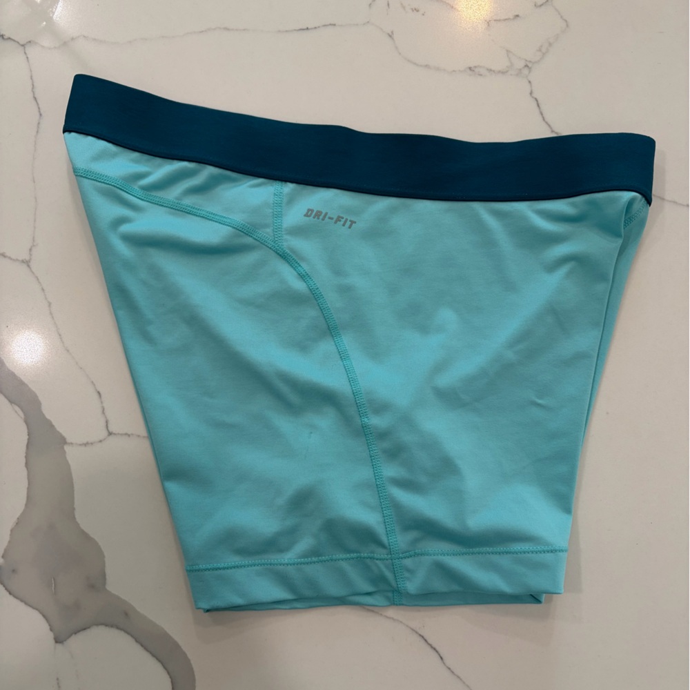 Nike Pro Shorts - Picture 6 of 6